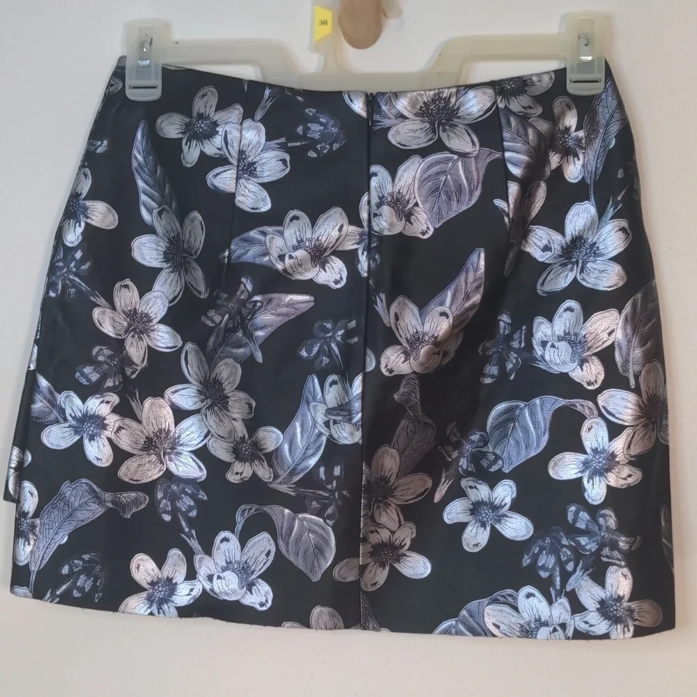 Zara Faux Vegan Leather Metallic Floral Ruffle Mini Skirt Medium